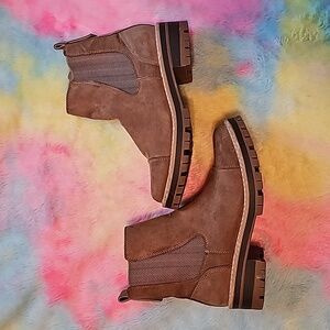 Womens size 7 tan ankle boot